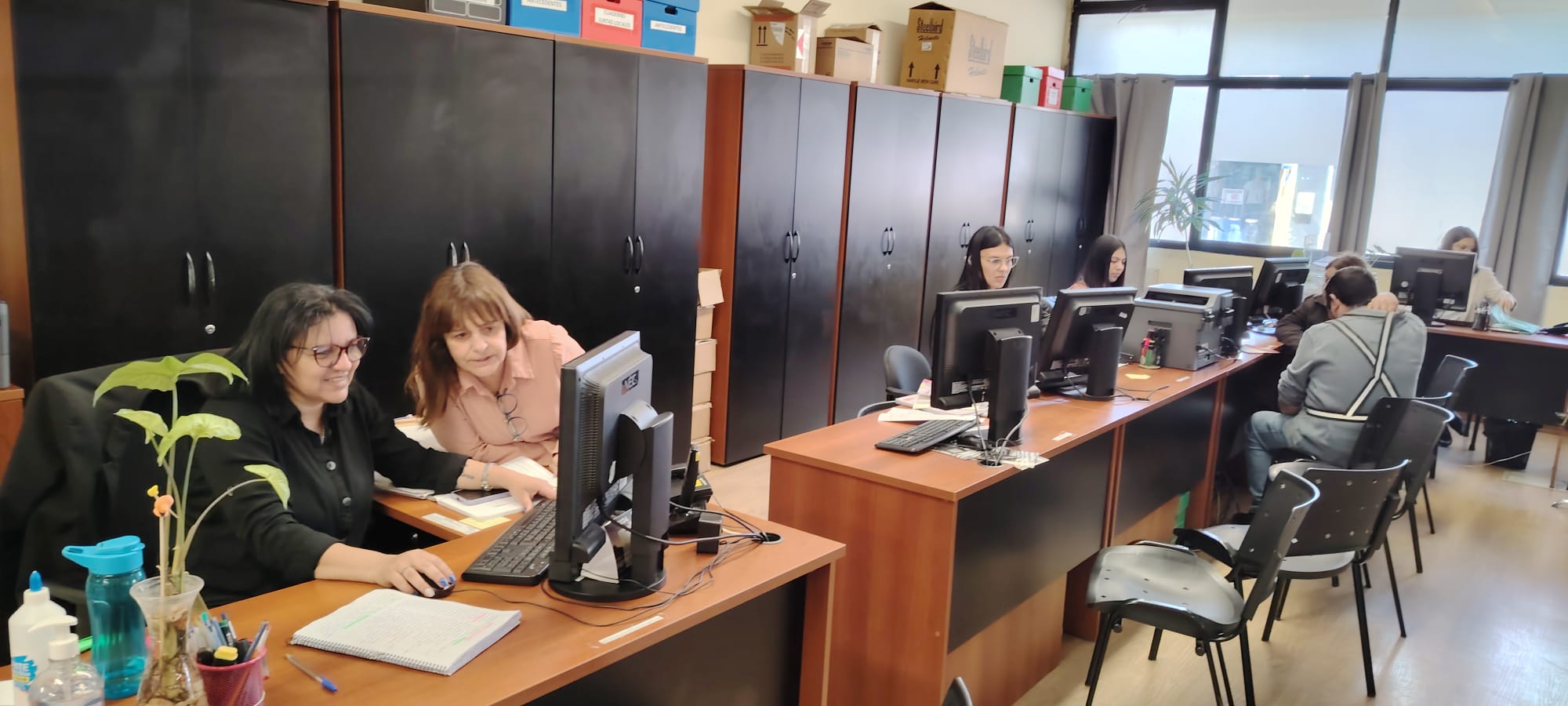 Inspectores de Tránsito participan de capacitaciones y charlas en centros de estudiosjpeg