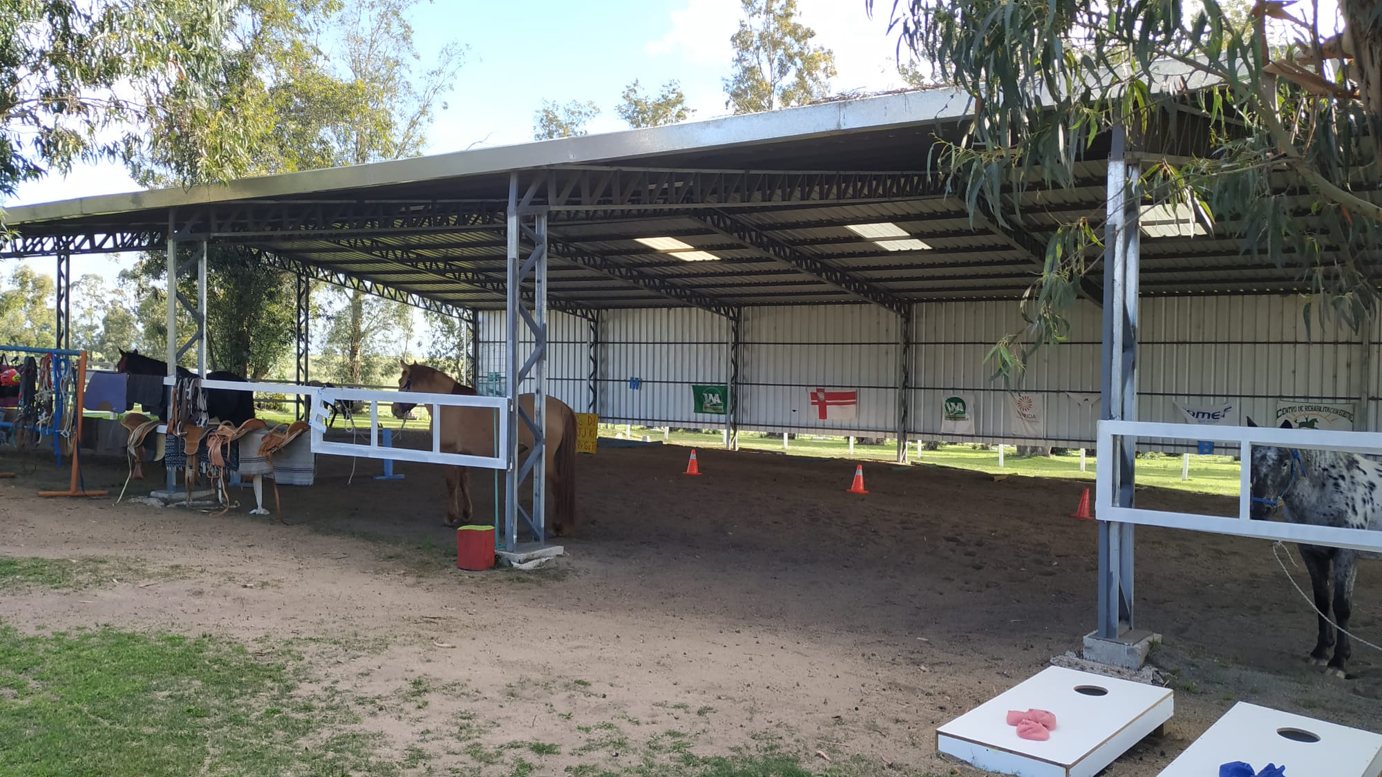 Integrantes de Dirección de Cuidados y Discapacidad del MIDES visitaron el Centro Ecuestre Sin Límites. 3