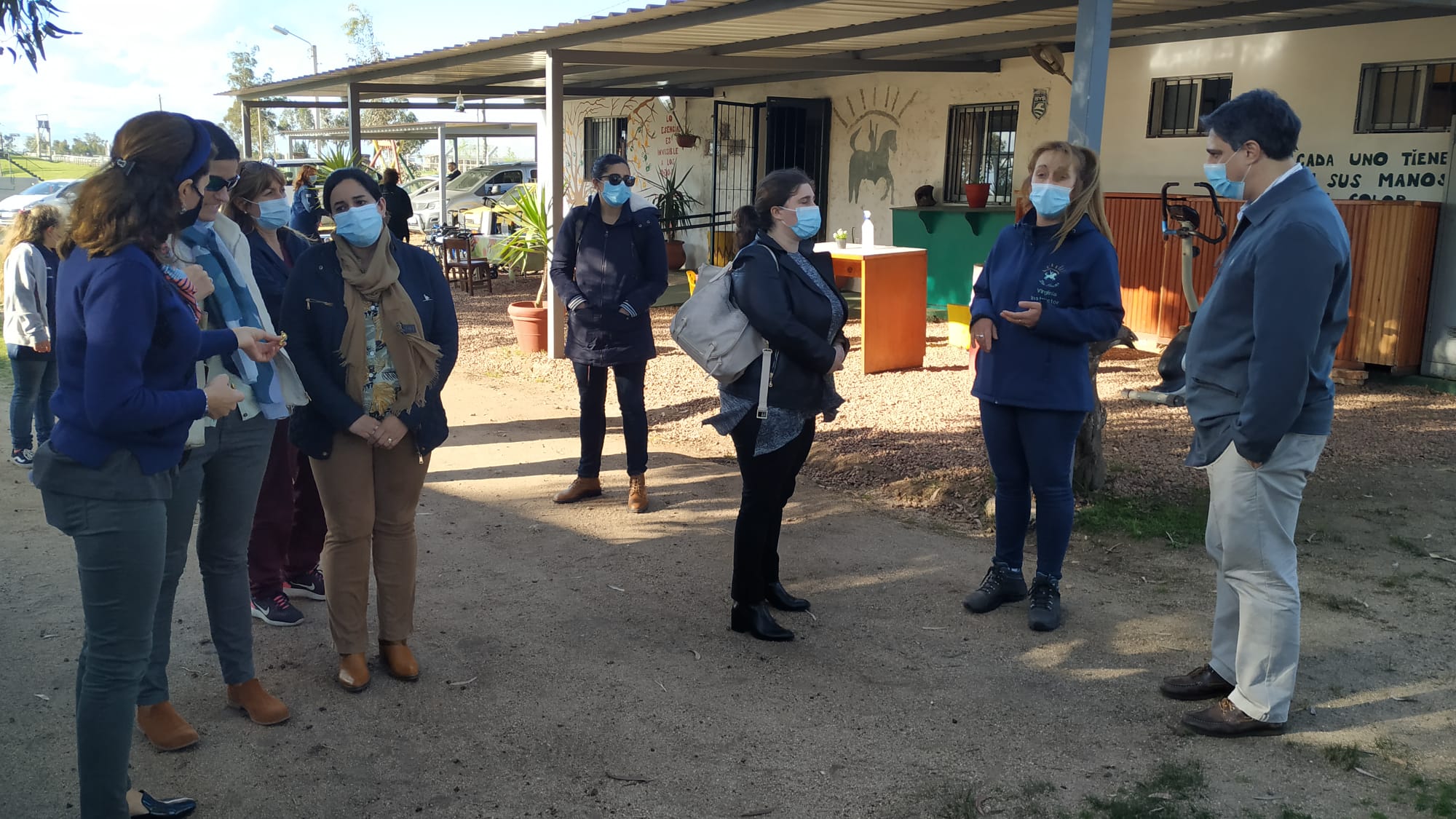 Integrantes de Dirección de Cuidados y Discapacidad del MIDES visitaron el Centro Ecuestre Sin Límites. 4