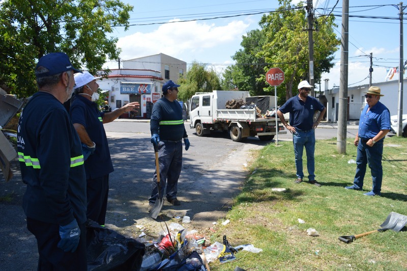 Intendencia conformó un equipo multigestión para atacar focos de residuos en la vía pública