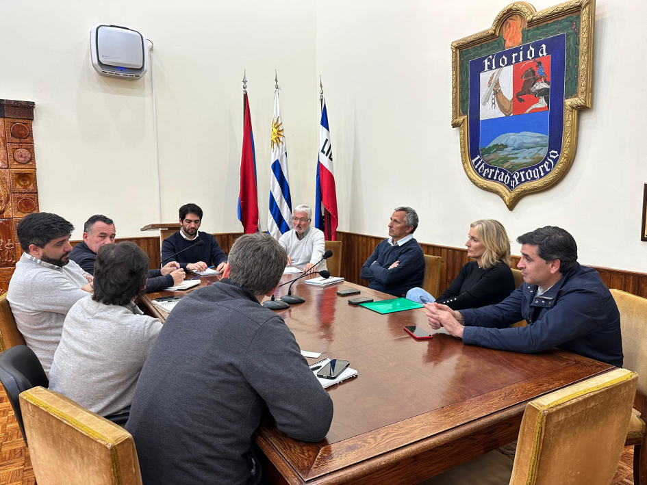 Intendencia de Florida busca minimizar impacto en caminos rurales por transporte forestal