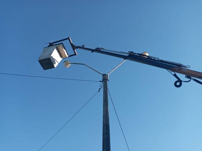 Intendencia instaló nuevas luminarias en Plaza de Las Moras 2