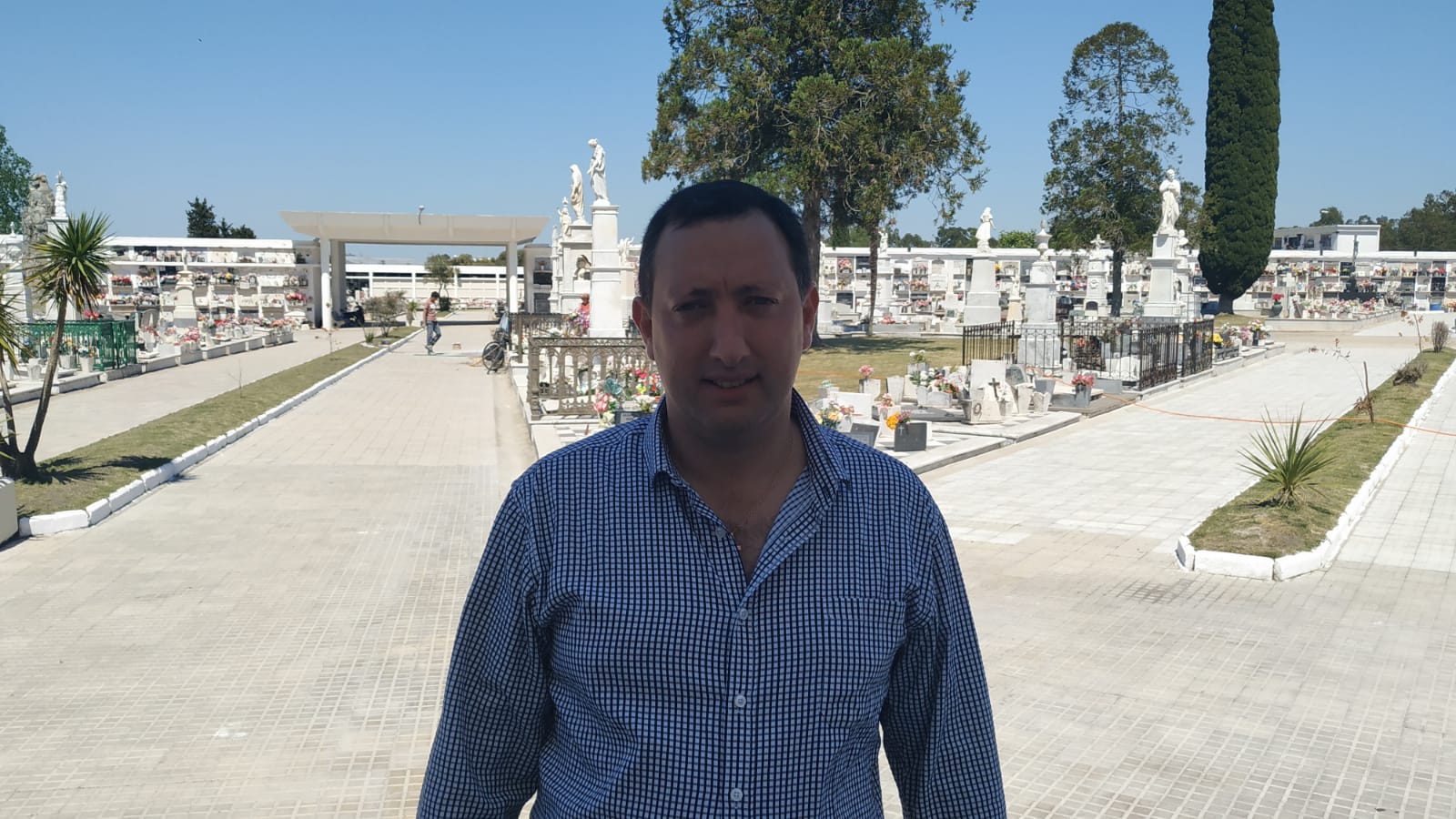 Intendencia realiza trabajos en el Cementerio local lapasta