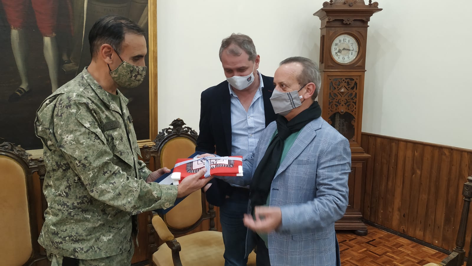 Intendente Guillermo López recibió al Gral. Omar Carabajal Comandante de la División Ejército II