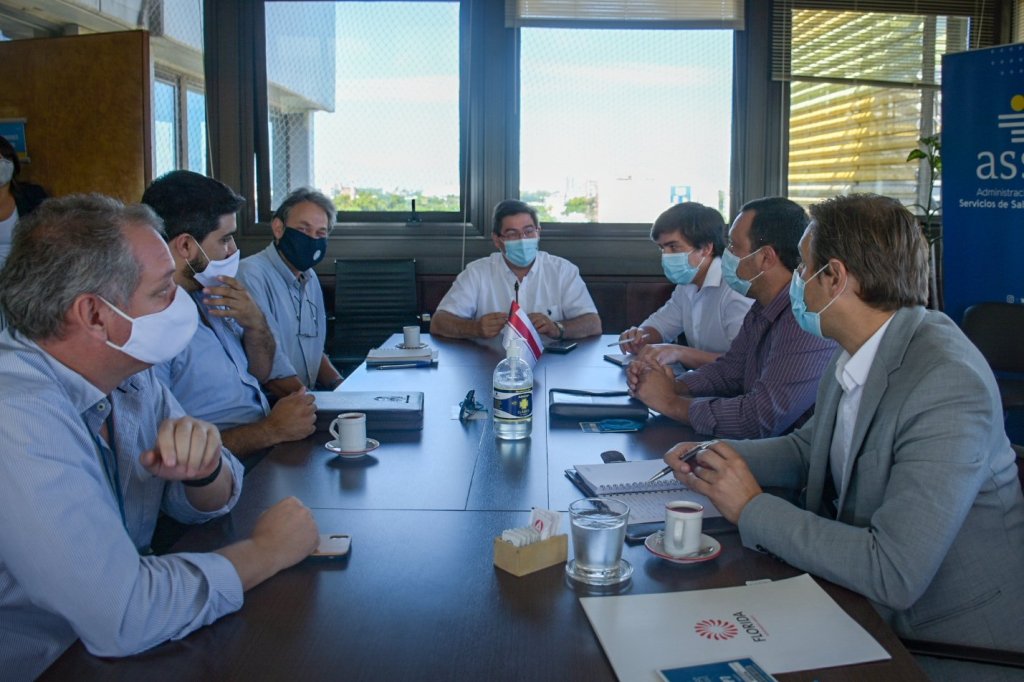 Intendente López e integrantes de su equipo de gobierno se reunieron con autoridades de ASSE MVOTMA y OPP