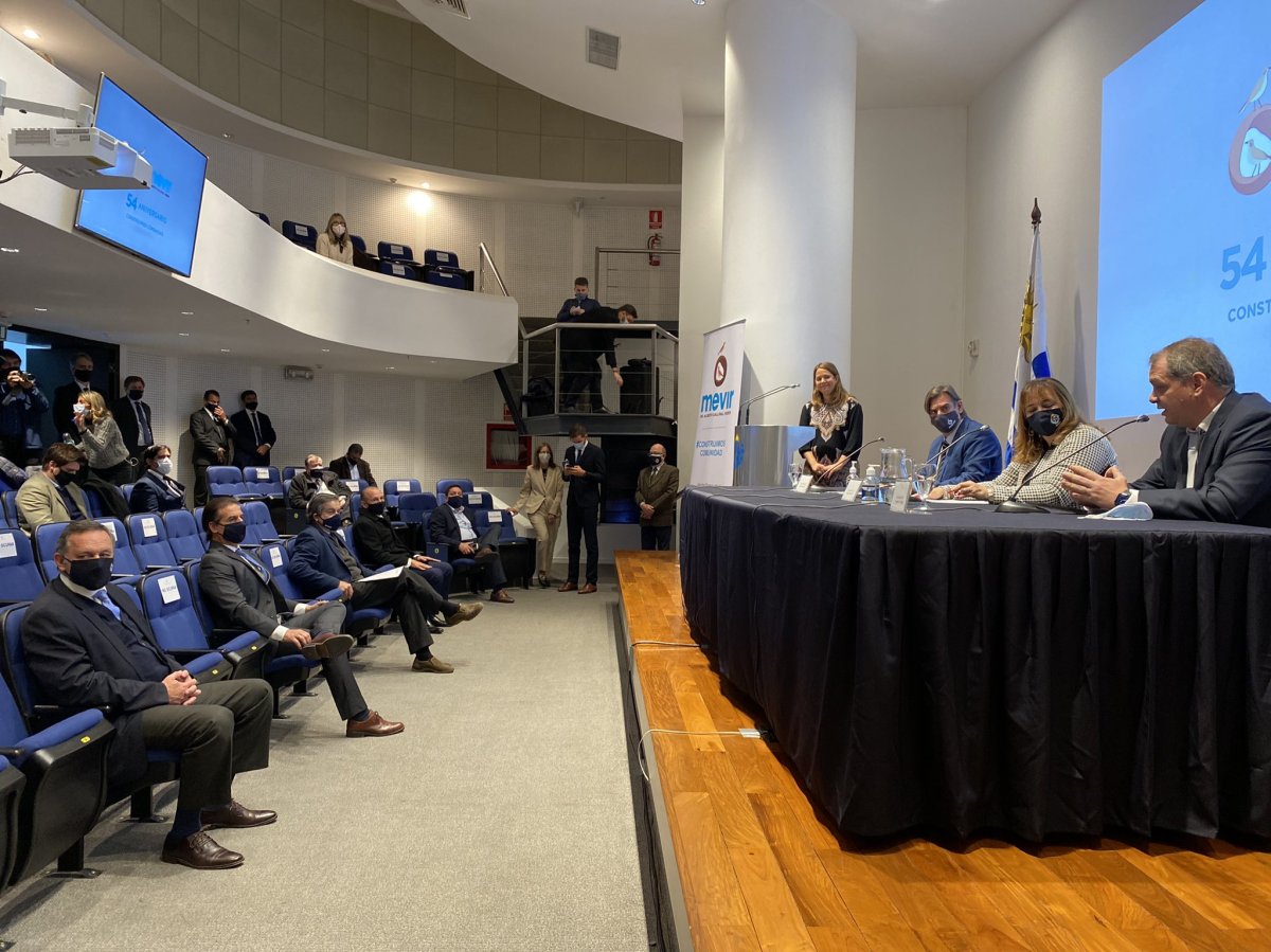 Intendente López participó del acto conmemorativo del 54 aniversario de MEVIR 2