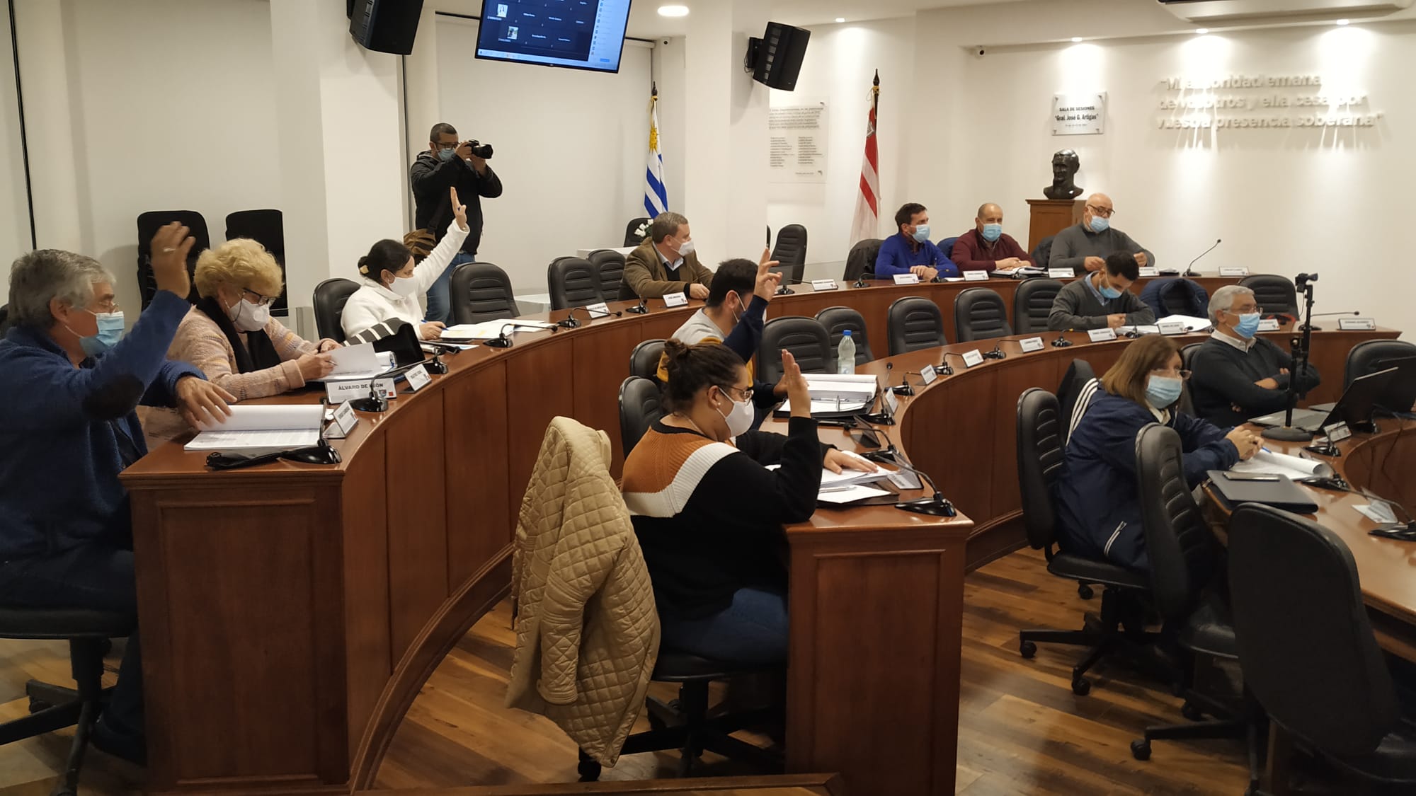 VOTACION COMISION DE HACIENDA