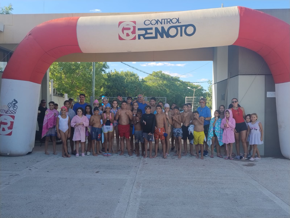 Jornada de Acuatlón en la Piscina de Cardal
