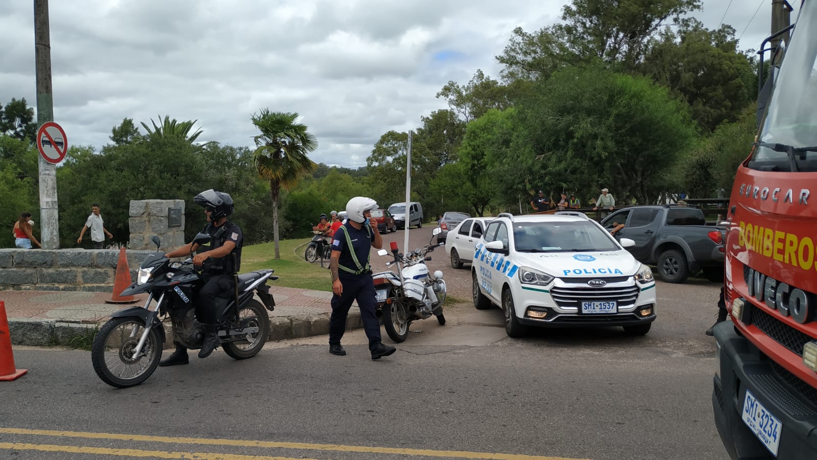 Joven amenazó por varios minutos con tirarse del Puente Piedra Alta. 2