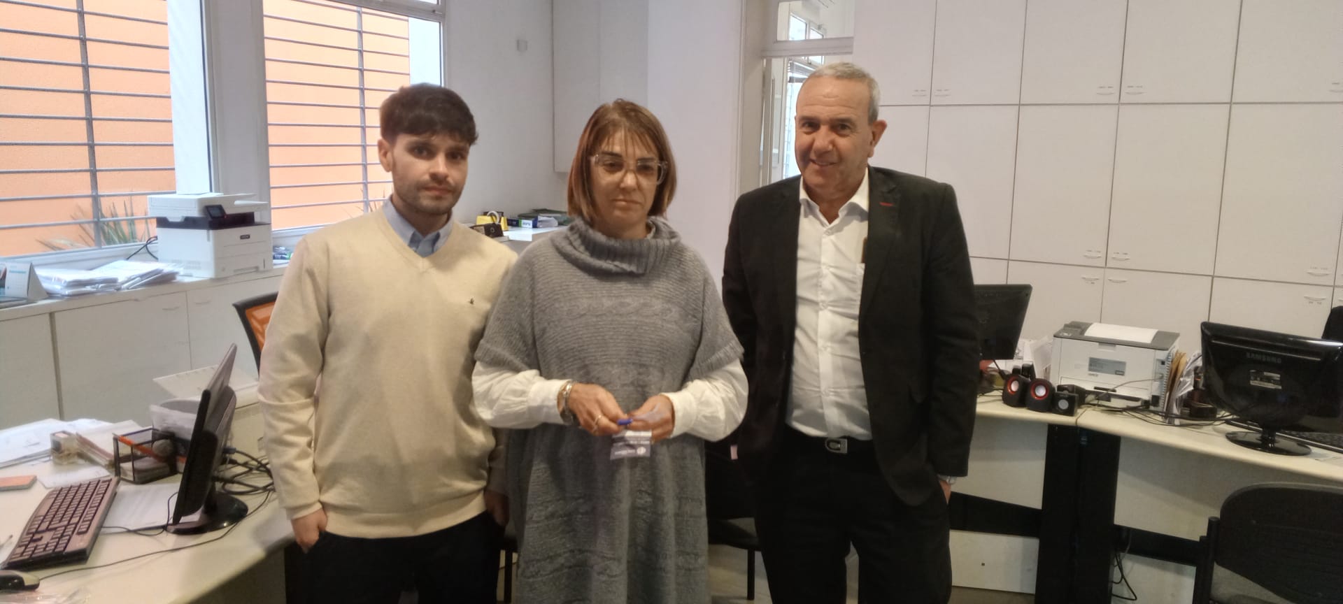 Jueves de los Descuentos CCIF sorteó un TV Smart