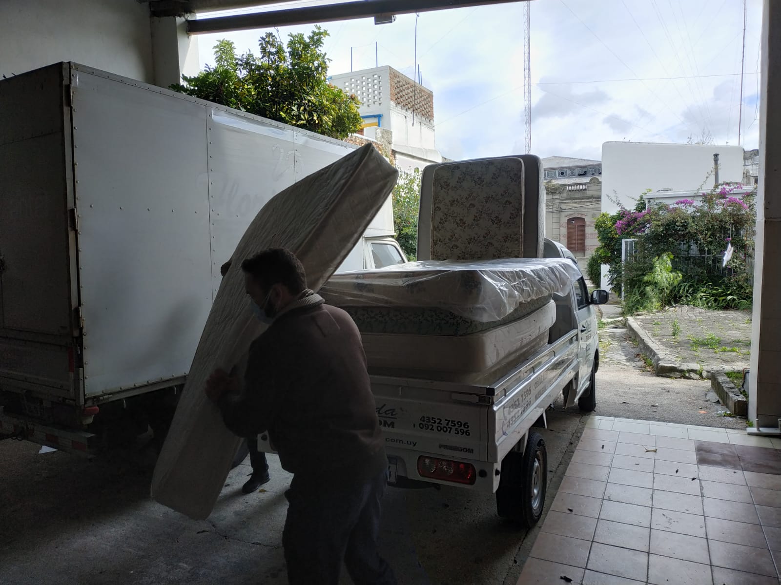 La empresa Florida Telecom realizó la última entrega de colchones 2