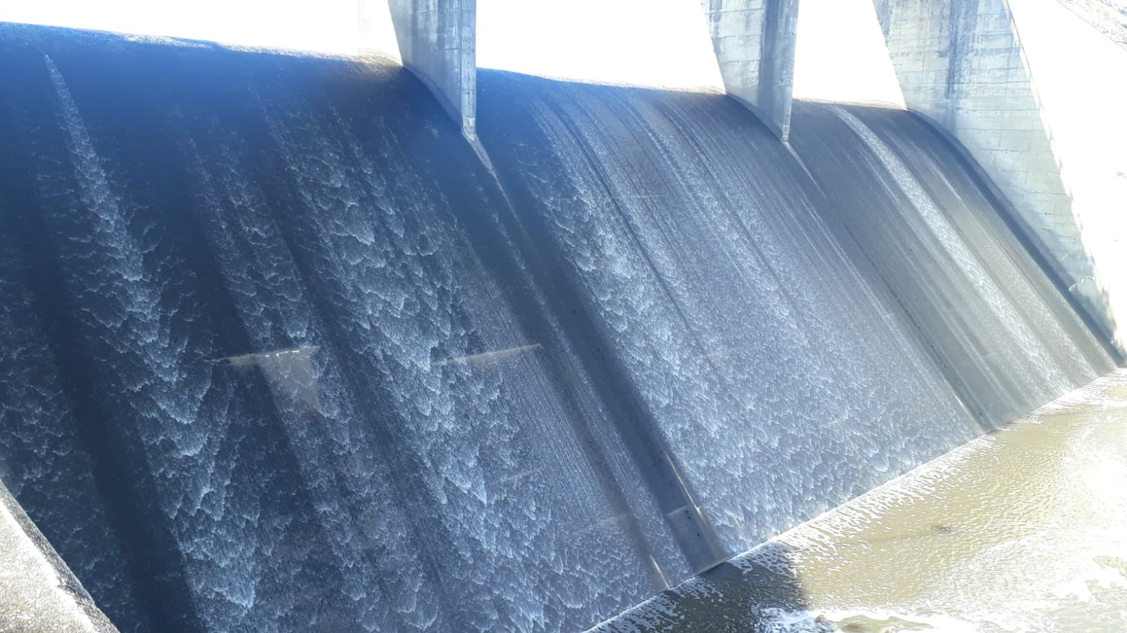 La imagen esperada Agua llega a su nivel máximo en represa de Paso Severino