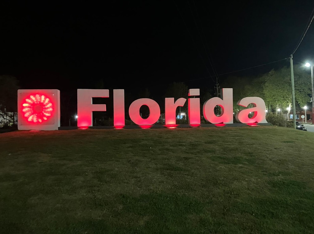 Letras de Florida iluminadas de color rojo