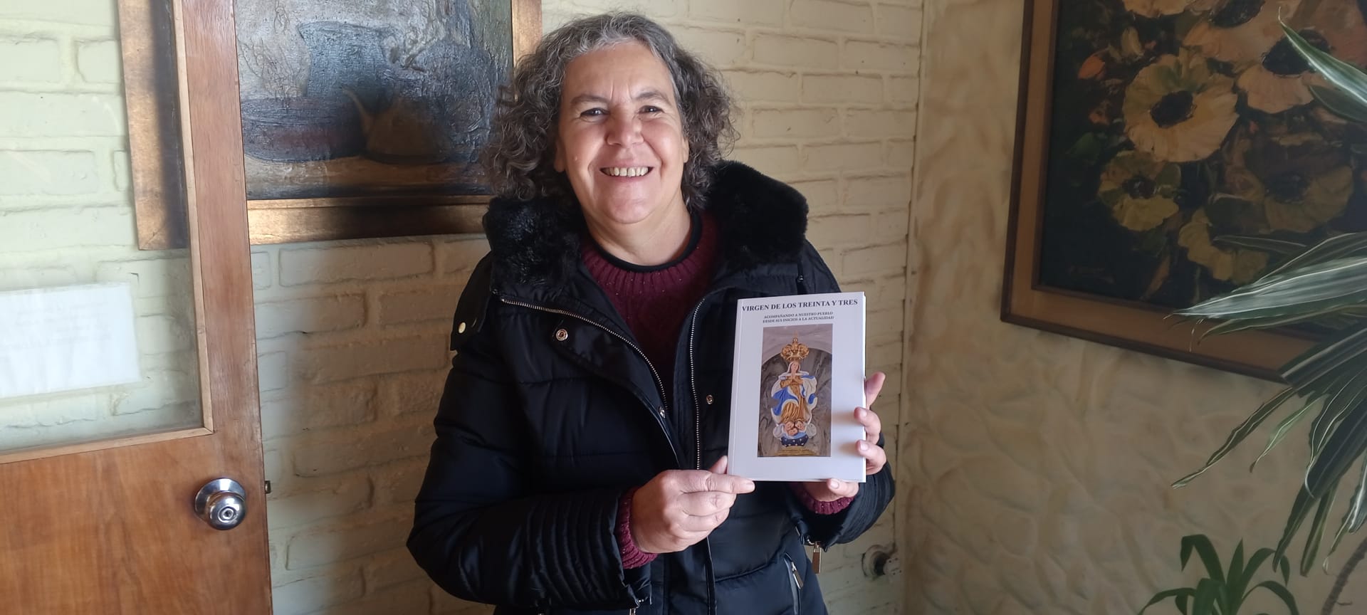 Libro sobre la Virgen de los Treinta y Tres acompañando a nuestro pueblo desde sus inicios a la actualidadjpeg