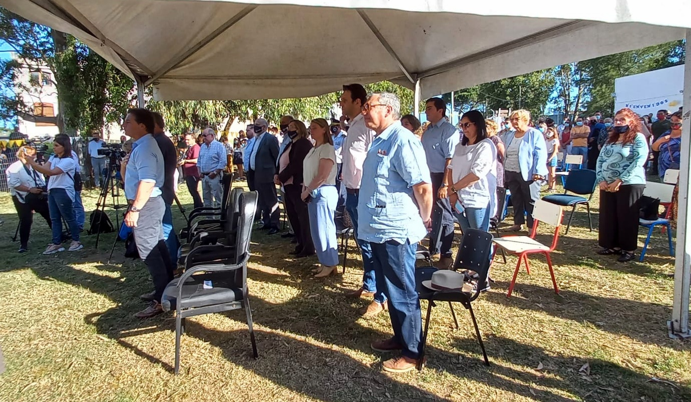 Liceo de Cerro Colorado celebró sus 50 años con la presencia del presidente Lacalle Pou