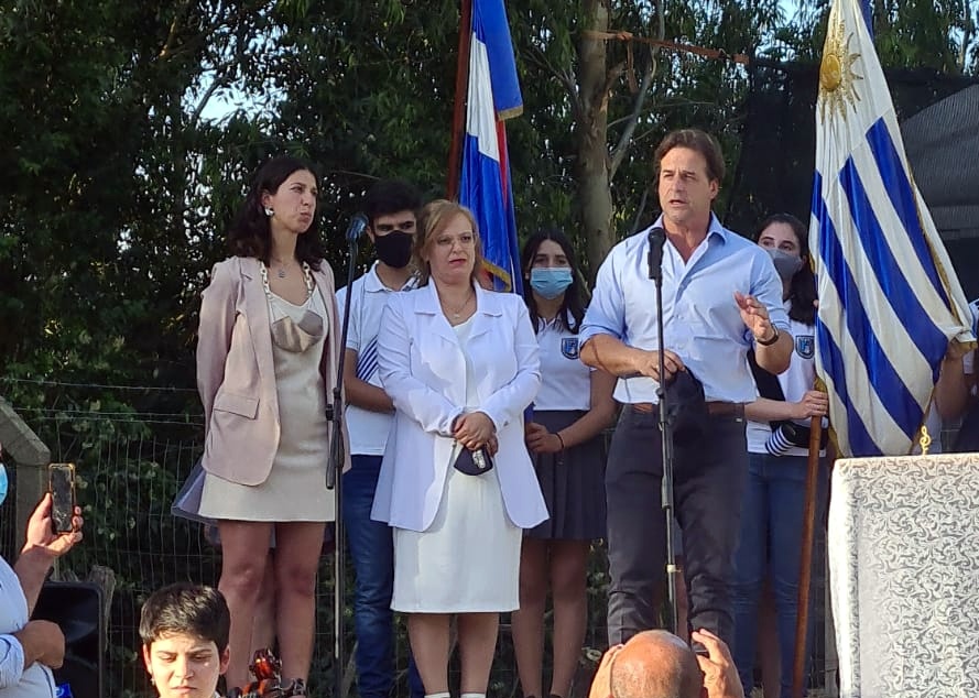 Liceo de Cerro Colorado celebró sus 50 años con la presencia del presidente Lacalle Pou 2