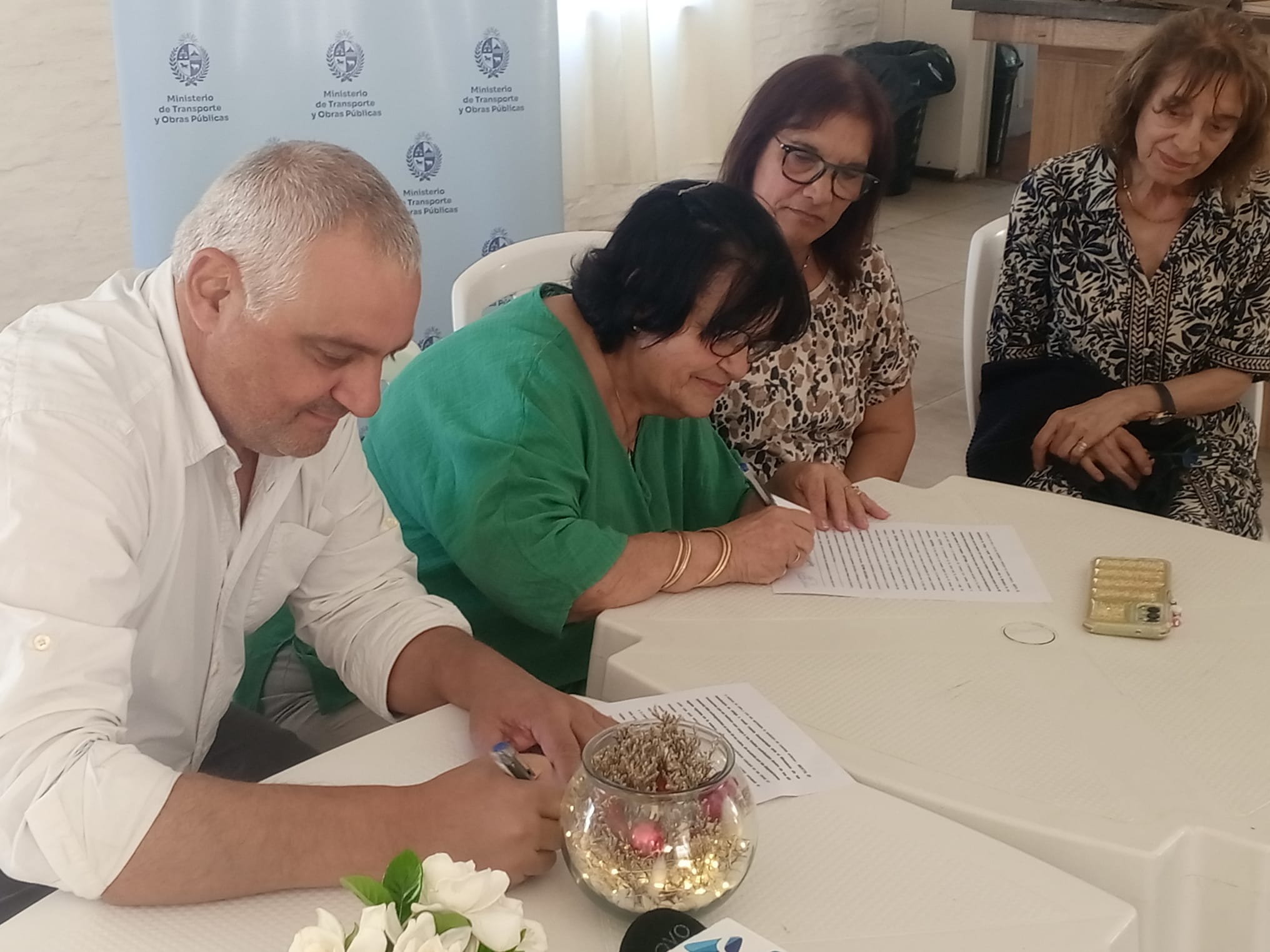 MTOP firmó convenios sociales en Florida 4