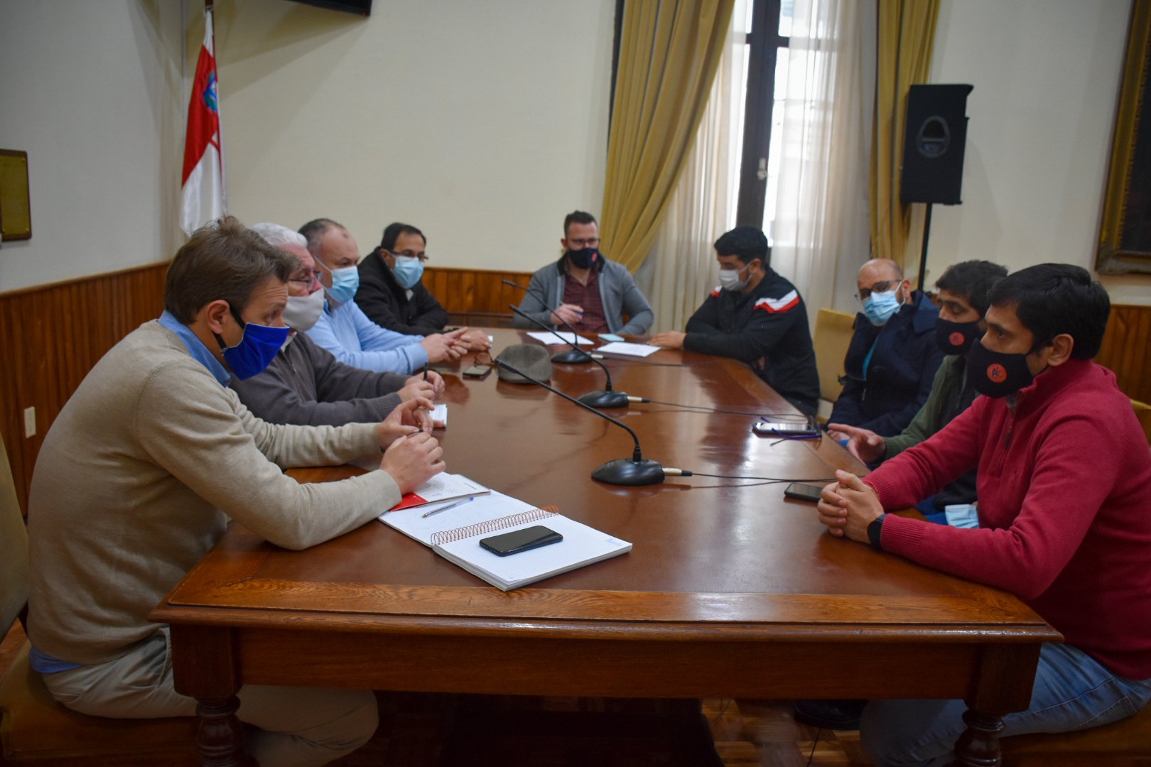 Mesa de trabajo entre ADEOM IDF por tema viáticos. Próxima semana tratarán plataforma reivindicativa. 2
