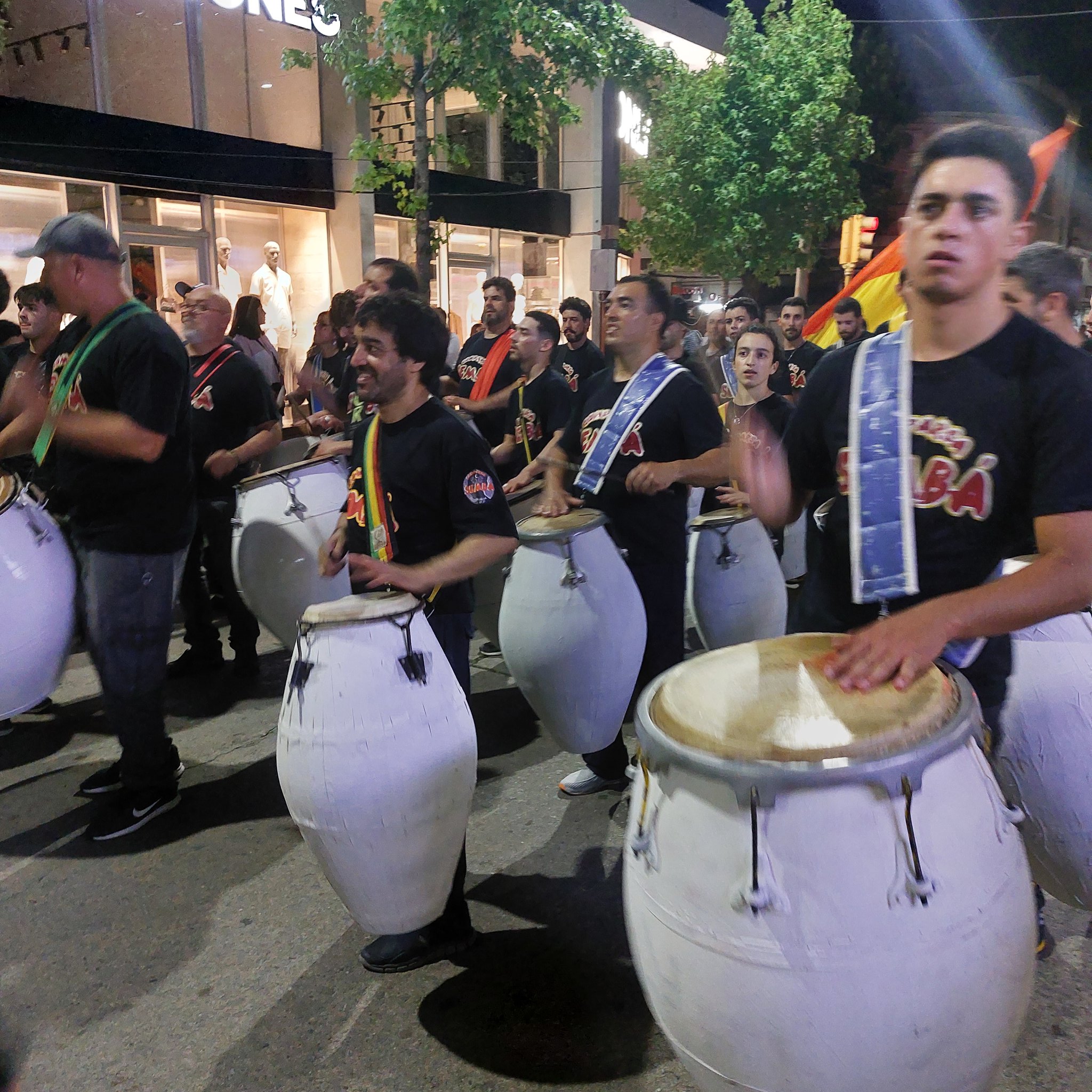 Mini desfile por el Día Internacional del Candombe