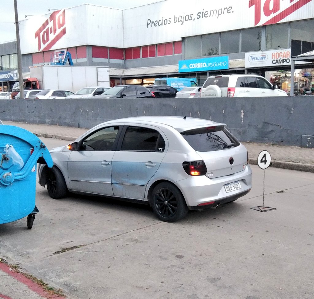 Motonetista lesionado tras impactar con auto en Calleros y Rivera 4