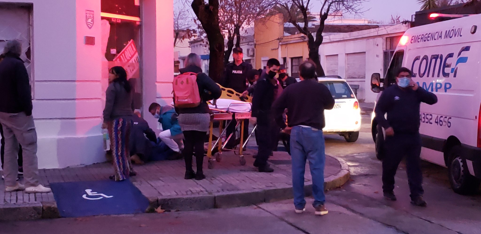 Motonetista resultó lesionada tras choque en esquina céntrica 3