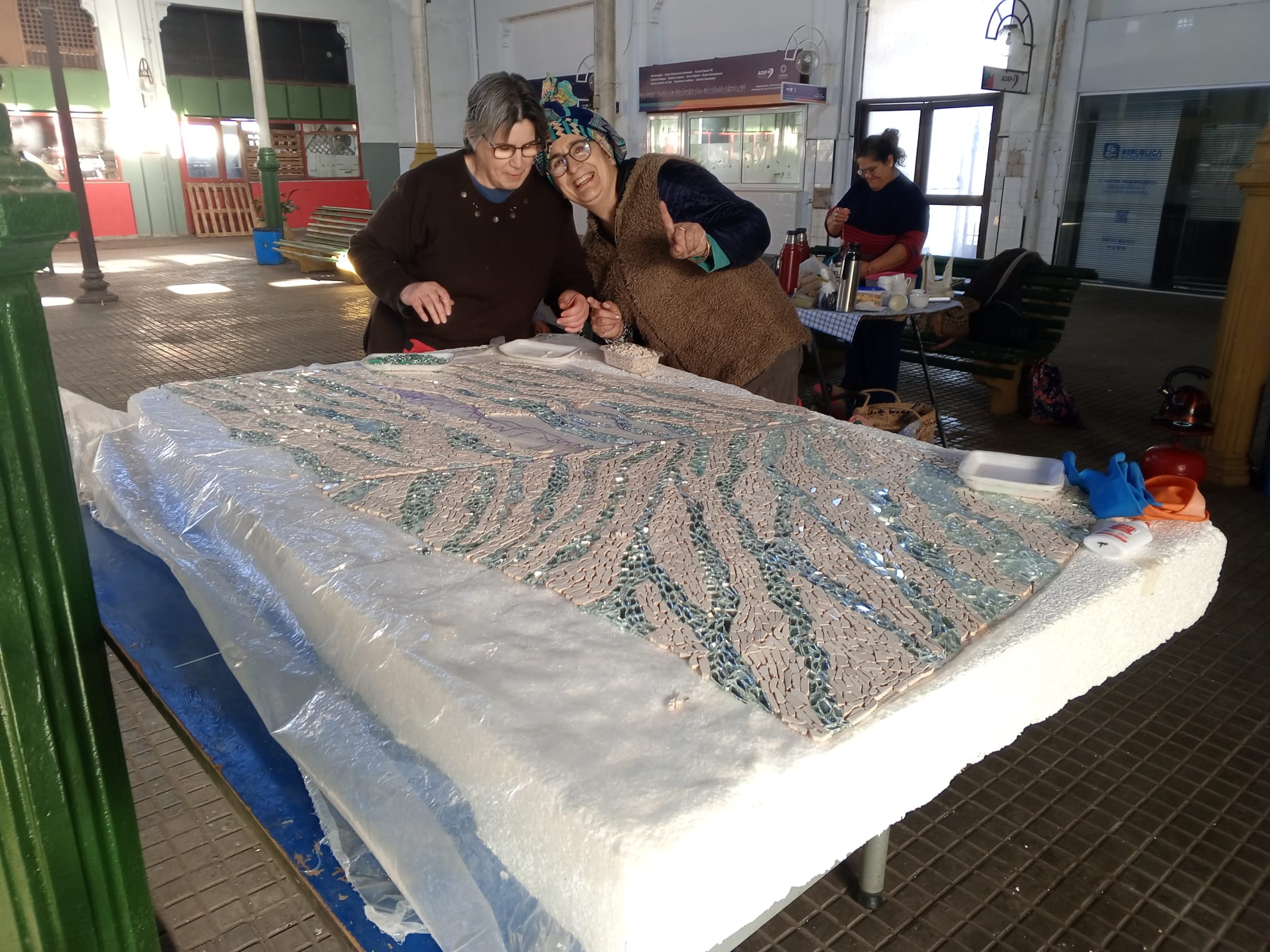 Mujeres de Reciclarte avanzan en la pluma conmemorativa del Bicentenario