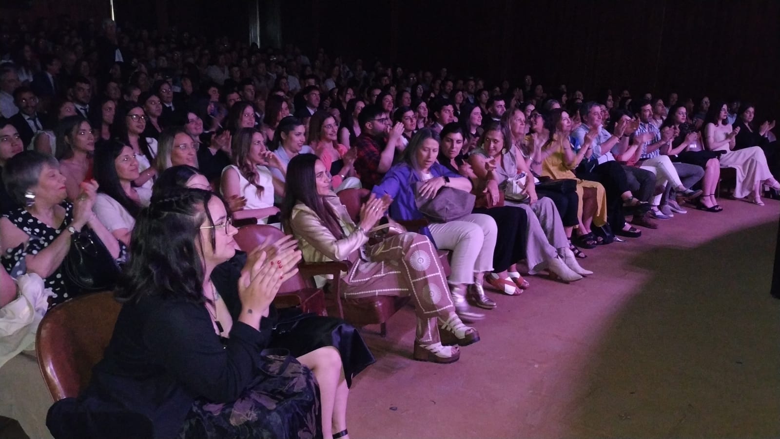 Más de 100 profesores recibieron sus títulos 2