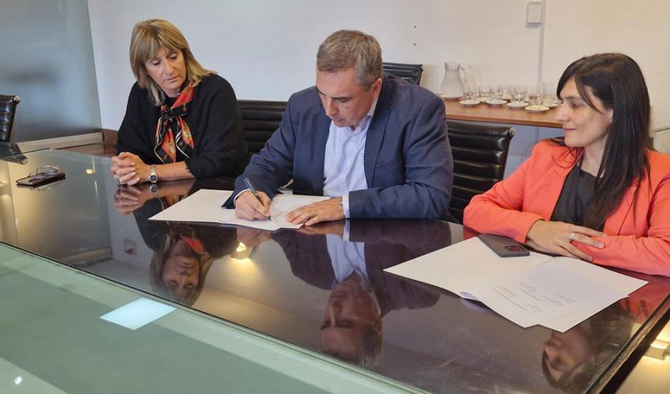 OSE y Aguas de Montevideo firmaron suspensión de plazos del contrato por 90 días