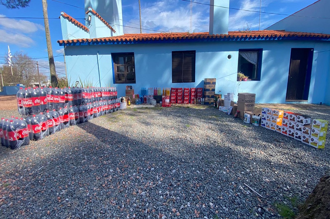 Efectivos de Seccional 14ta detuvieron camioneta cargada de contrabando