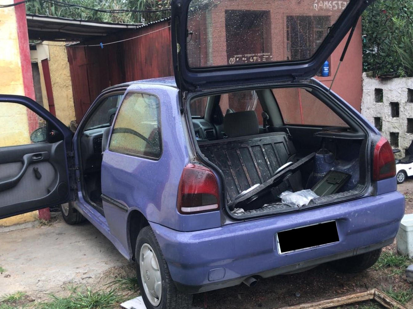 Policía de Florida recupera 4 autos hurtados en Montevideojpg