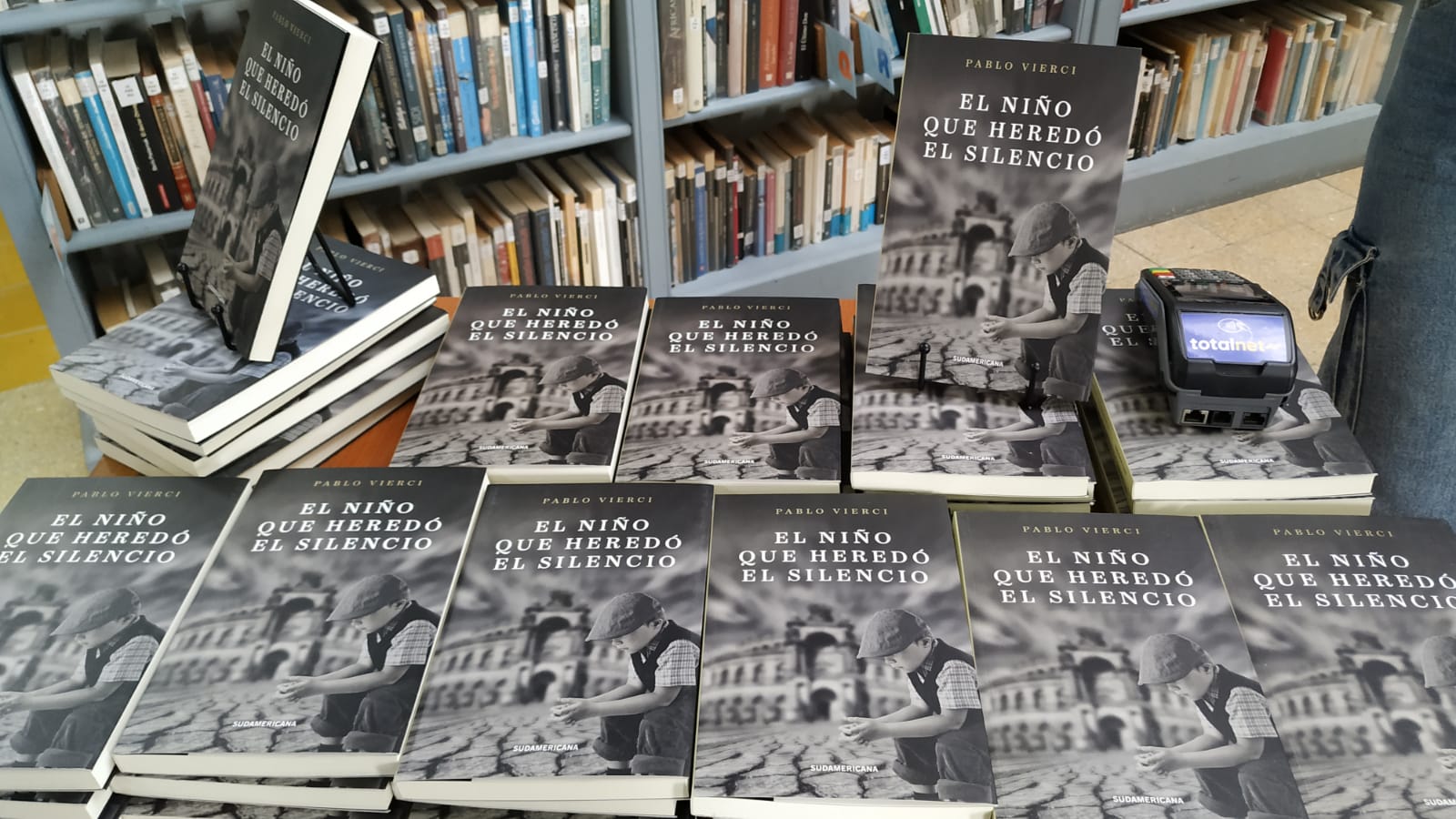 Pablo Vierci presentó el libro El niño que heredó el silencio 2