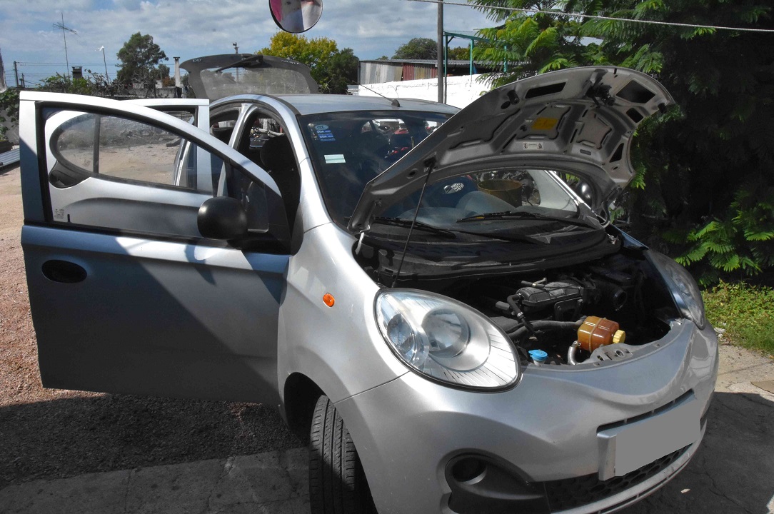 Personal policial de Seccional Séptima recuperó auto hurtado en Montevideo