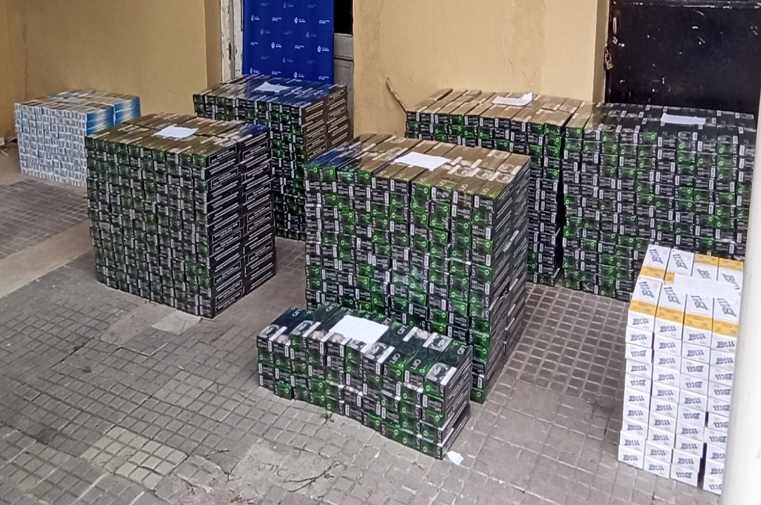 Policía de Florida incauta importante cargamento de cigarrillos en ruta 6 3