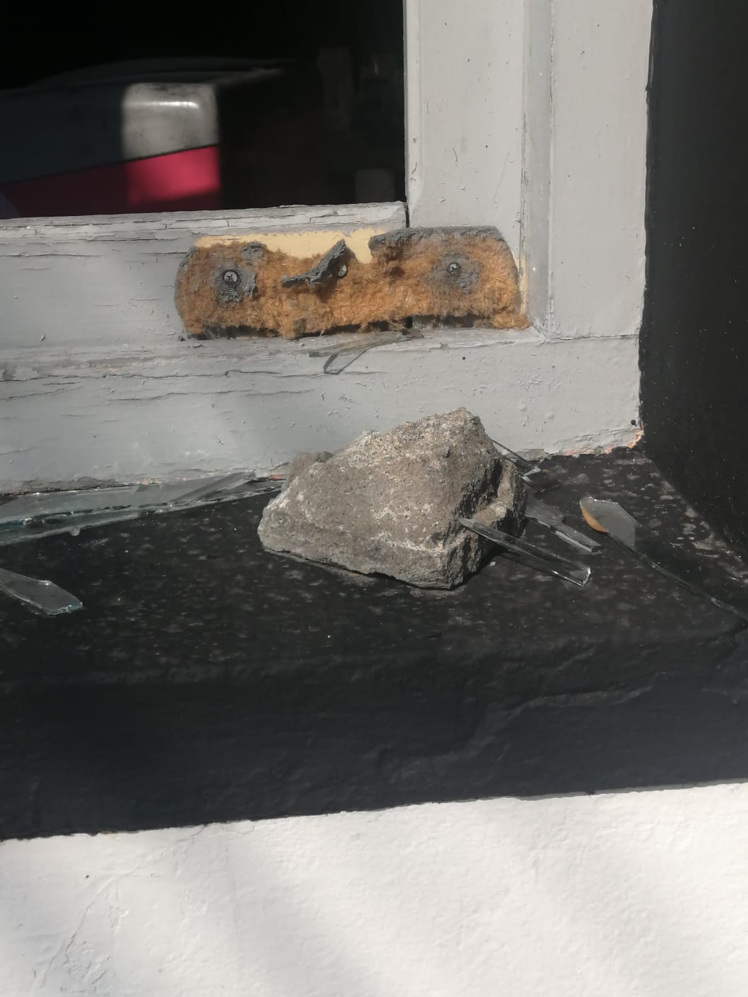 Policía investiga robo en comercio céntrico