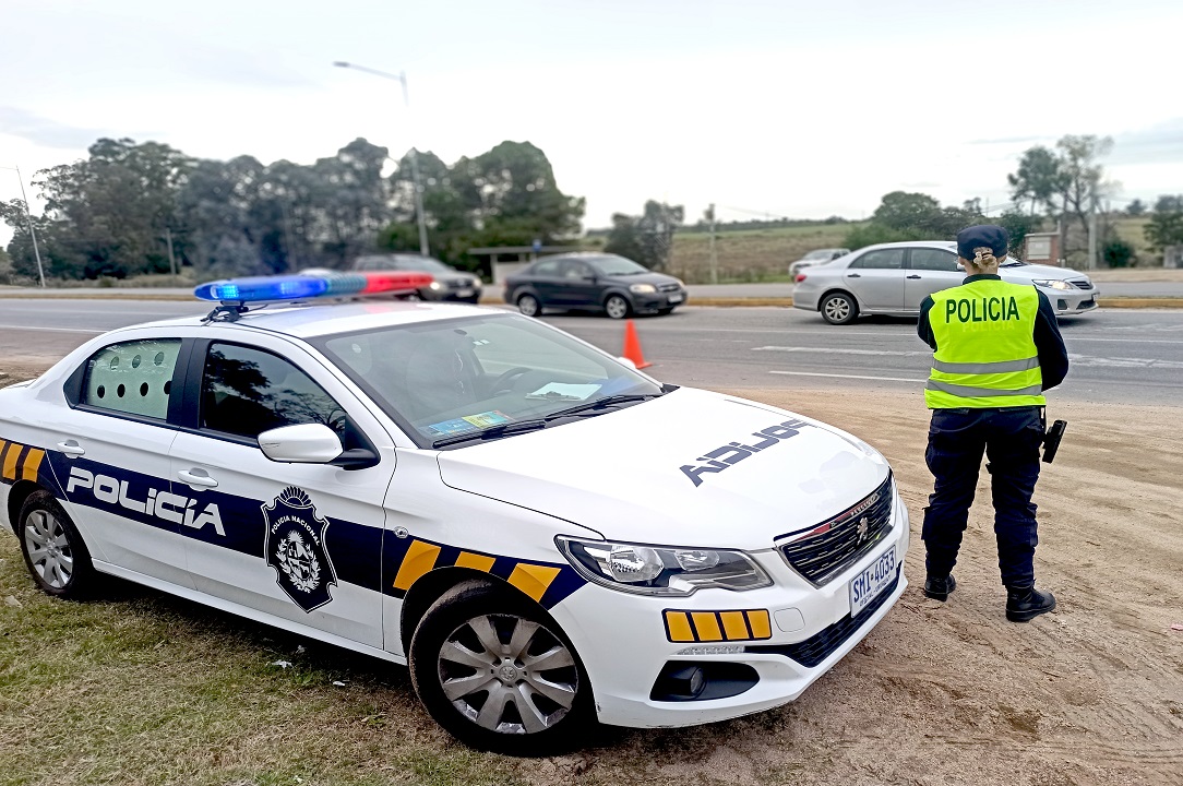Policía y Caminera detienen en ruta 5 a hombre requerido por la Justicia