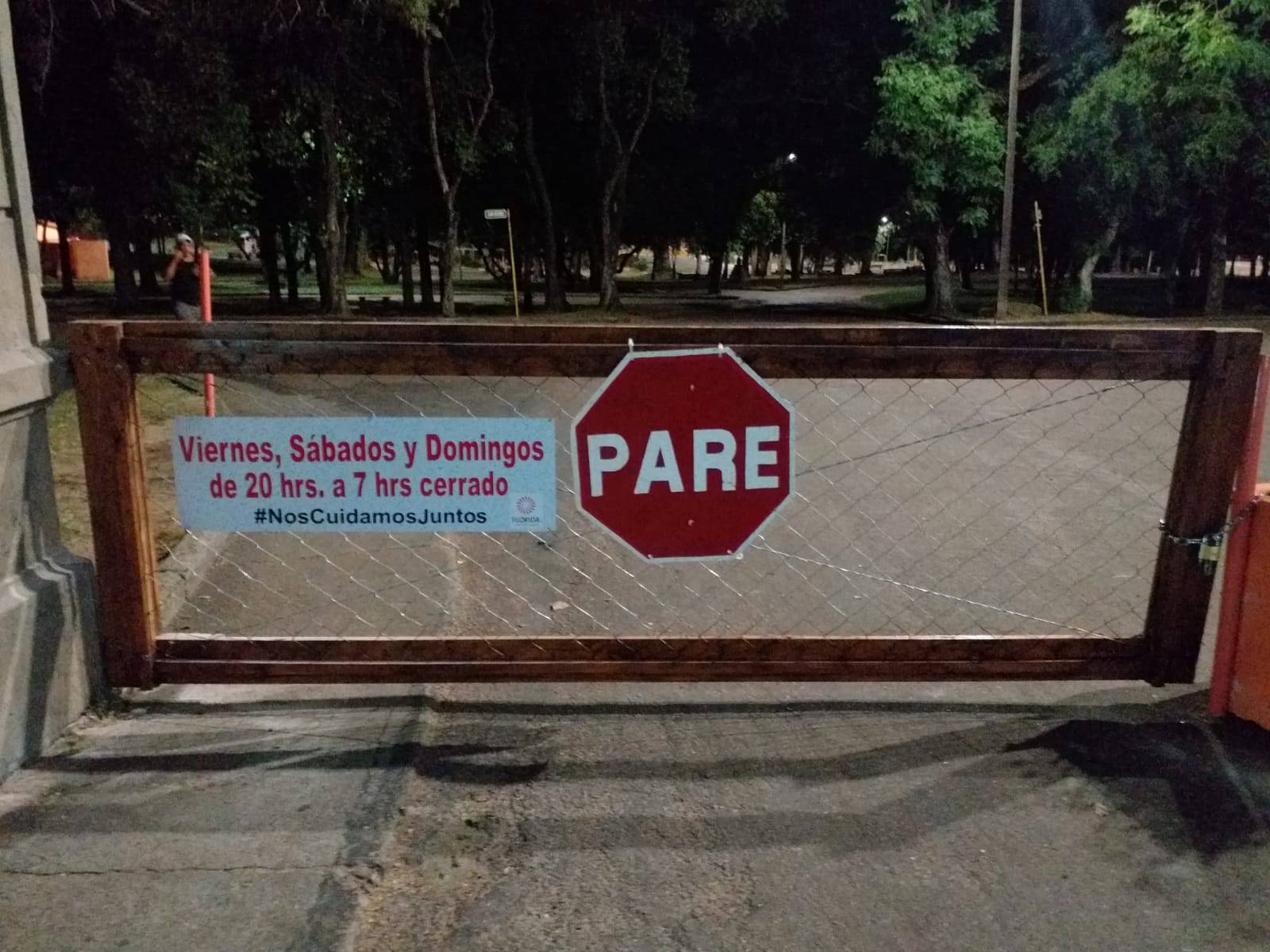 Prado cerrado para la circulación vehicular