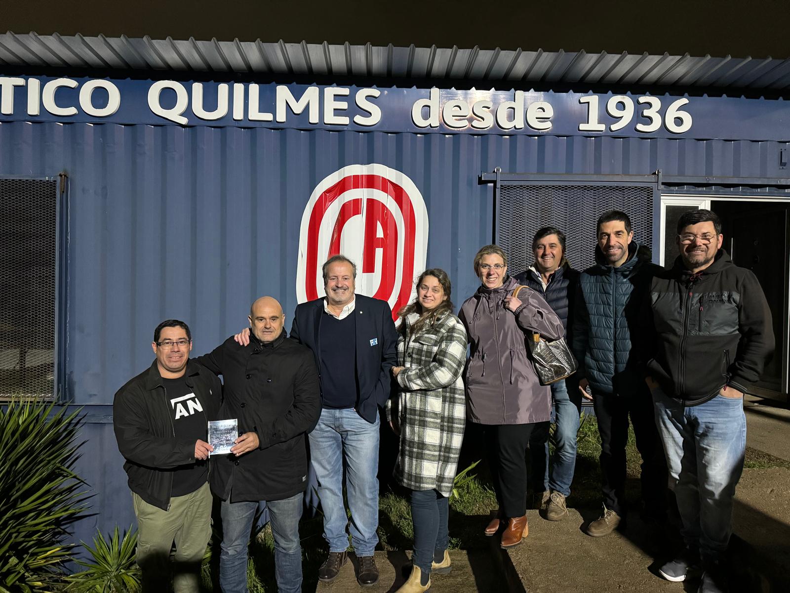 Proyecto de cancha de Quilmes Hockey Presidente de la FUH visitó Florida