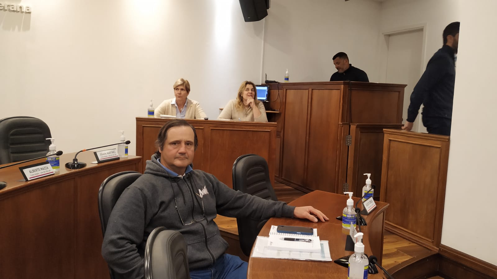 Representantes de la empresa Eco Huella fueron recibidos en la Junta 2
