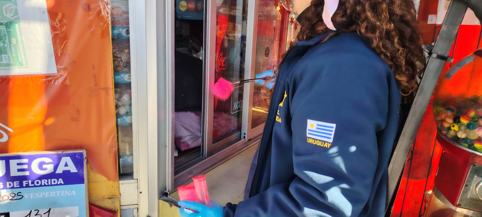 Roban Kiosko Ferroviario de José Pedro Varela y vía Férrea 3