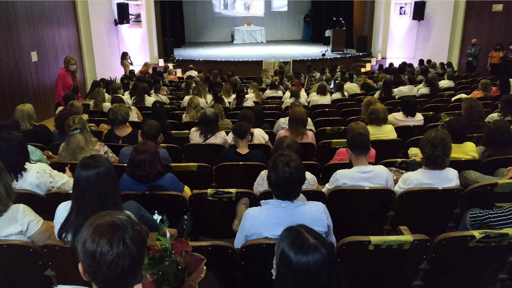Roberto Silva participó del acto de Colación de grado del Instituto de Formación Docente 2