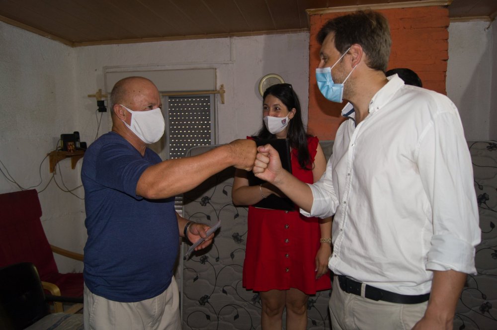 Se entregaron cheques del plan de rehabilitación urbana en Sarandí Grand