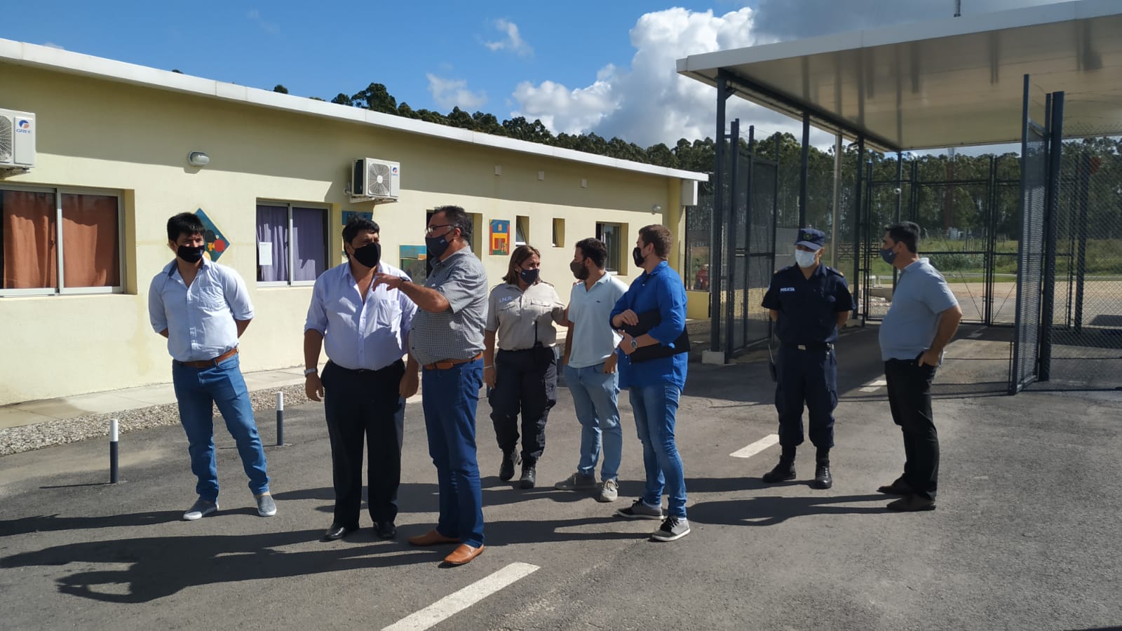 Senador Pablo Lanz visitó la Cárcel Departamental 2