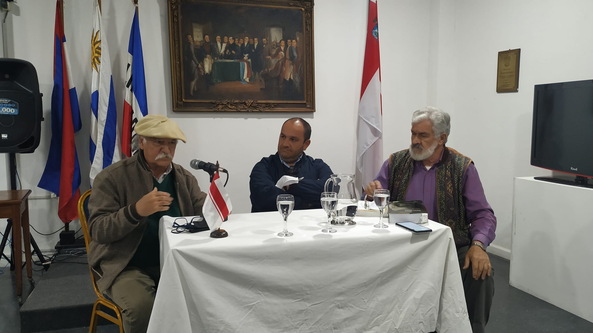Shubert Flores Vasella presentó dos libros en el Museo Histórico Departamental 2
