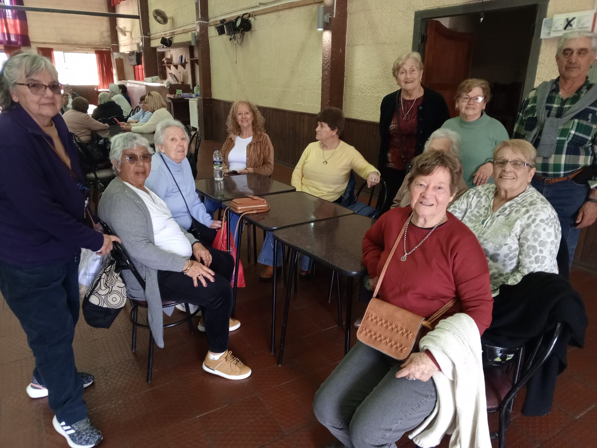 Tarde recreativa en el mes de la Nostalgia Jornada de integración en Los Pasivos