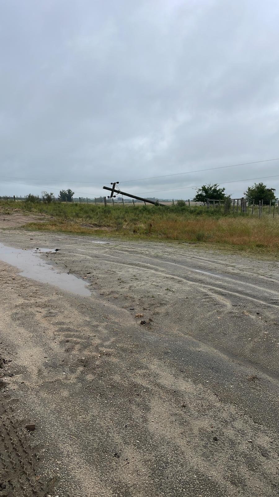 Temporal de lluvia y viento afectó varias zonas de Florida 5