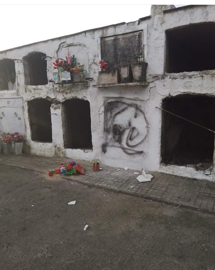 Vandalismo en Cementerio de 25 de Mayo