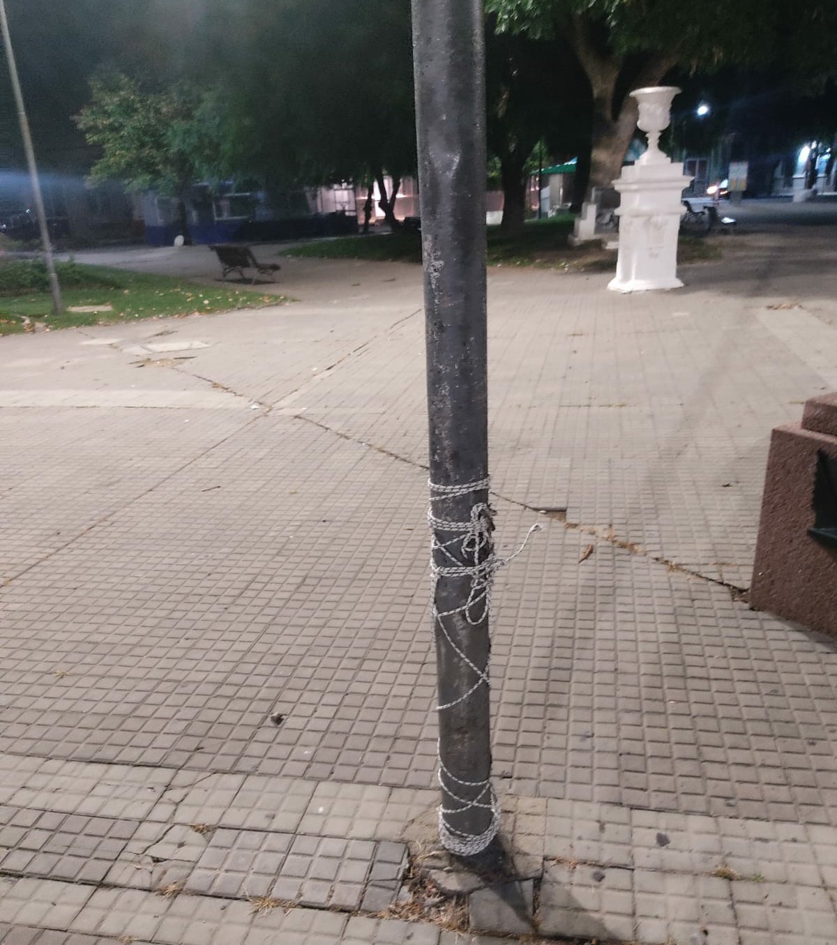 Vandalismo en Plaza Asamblea 2