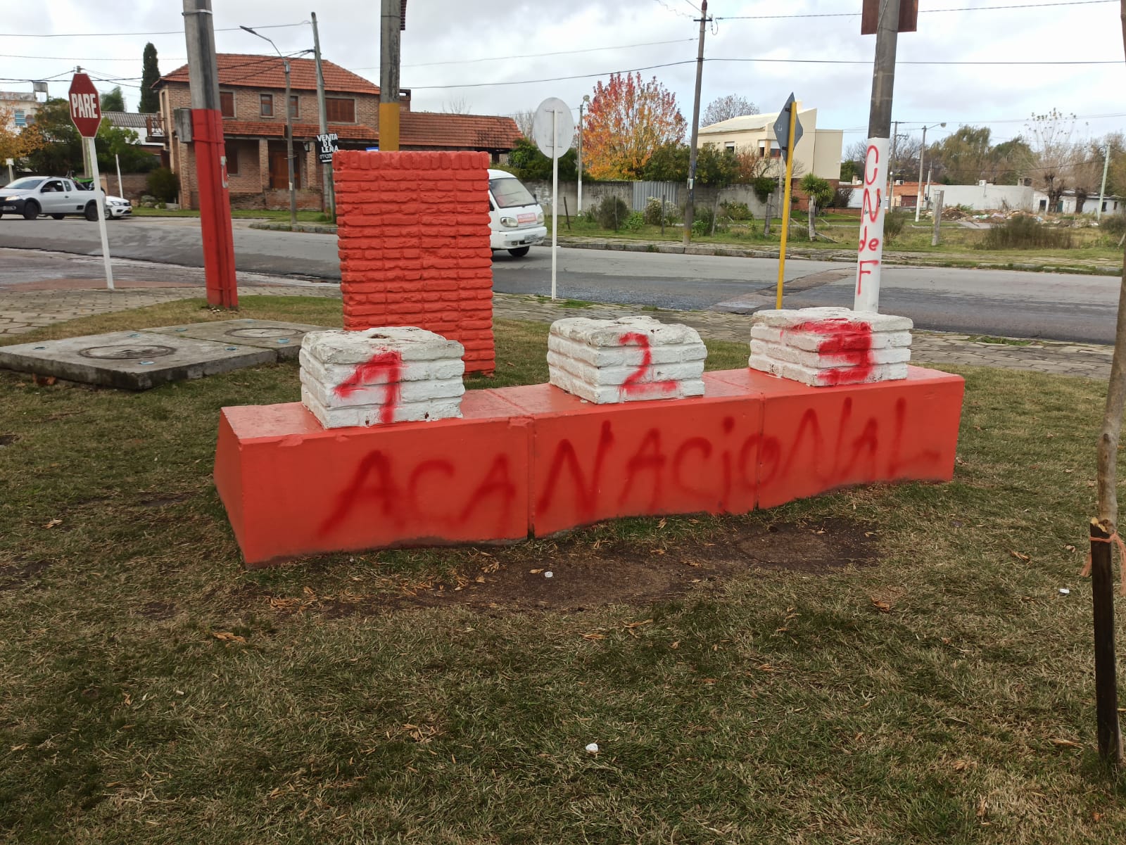 Vandalizaron zona de Plaza de las Moras 2