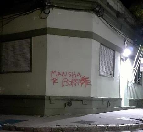Varias fachadas fueron grafiteadasjpg