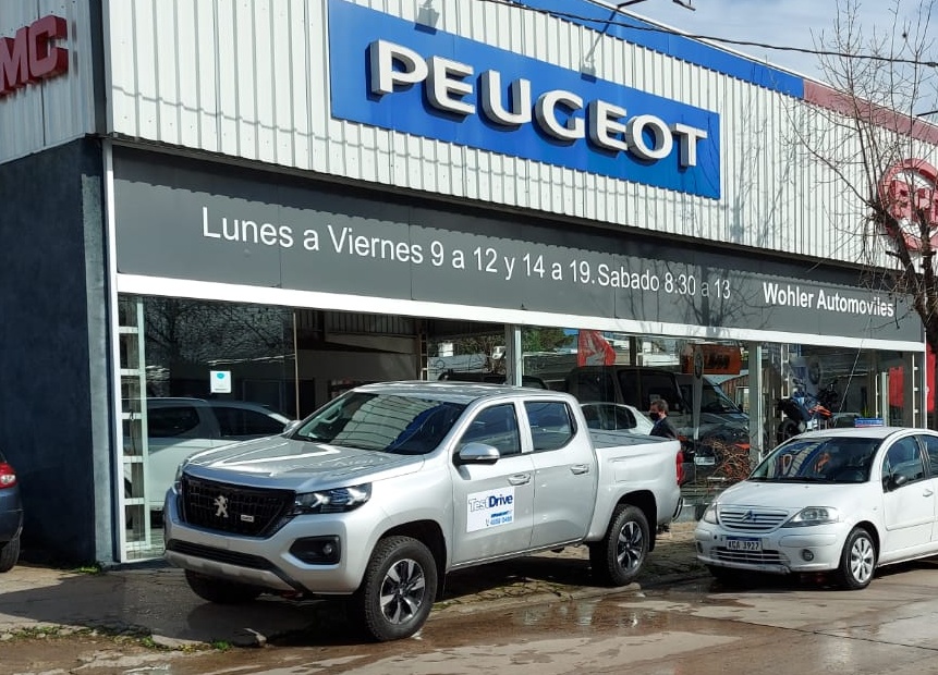 Wholer Automóviles presentó la camioneta Peugeot Landtrek